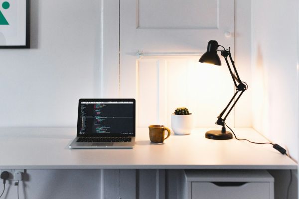 Top 5 lampes de bureau design pour un éclairage efficace