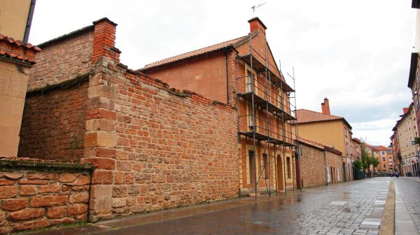 Top conseils pour élever un mur de soutènement à Toulouse